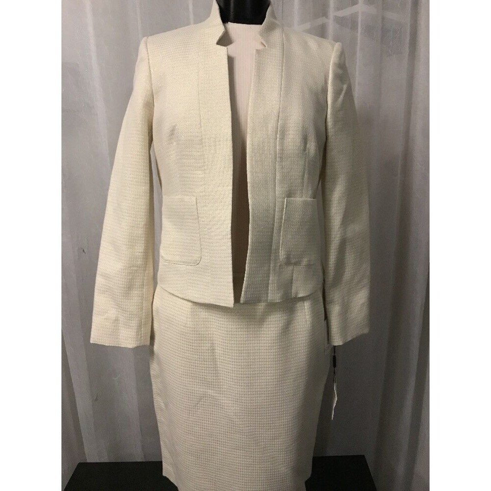 Calvin Klein Fully Lined Ivory Metallic Womens Skirt Suit Size 10P NWT